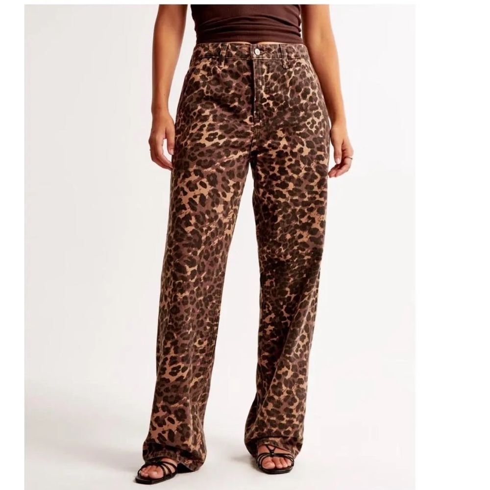Abercrombie & Fitch Curve Love Mid-Rise Slouchy Jean